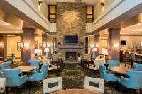 Staybridge Suites Albany Wolf Rd-Colonie Center by IHGにあるシーティングエリア