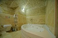 Koupelna v ubytování Cappa Cave Hotel