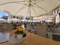 En restaurant eller et andet spisested på Euro Aparthotel