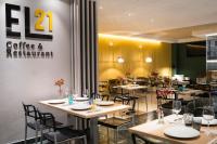A restaurant or other place to eat at Apartamentos Tres Luces