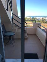 Balkón alebo terasa v ubytovaní Atico con piscina privada y vistas al mar