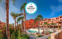 Bazén v ubytovaní Tarifa Lances by QHotels alebo v jeho blízkosti