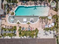 Bazén v ubytovaní Tarifa Lances by QHotels alebo v jeho blízkosti
