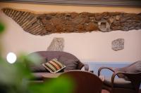 A seating area at Hotel S. Anna