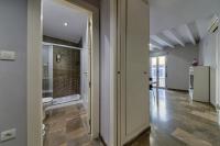 A bathroom at H2Granada en Centro Terraza-solarium & Parking