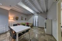 A kitchen or kitchenette at H2Granada en Centro Terraza-solarium & Parking