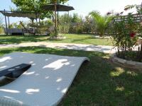 Ogród w obiekcie Costa Petra - Luxury Seaside Cottage with Garden - Vacation House for families in Greece