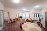 Kuchyňa alebo kuchynka v ubytovaní Luxury Apartment in Plaka - Acropolis (Lavender)