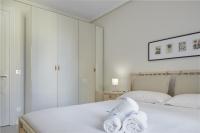A bed or beds in a room at Xingola - Basque Stay