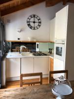 Kuchyňa alebo kuchynka v ubytovaní Trento City Loft