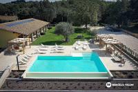 Bazén v ubytovaní Agriturismo La Noce alebo v jeho blízkosti