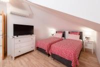 Postel nebo postele na pokoji v ubytování ISLAND HVAR LUXE Holiday Villa Maslina with Beach