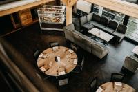A seating area at Vogue Boat Apartments