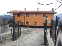 Budynek, w którym mieści się pensjonat
