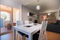 Kuchyň nebo kuchyňský kout v ubytování Livingtarifa Apartamento Los Lances