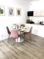 Kuchyňa alebo kuchynka v ubytovaní Apartament Pastelovy