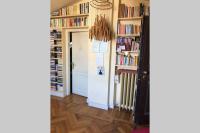 The library in Az apartmant