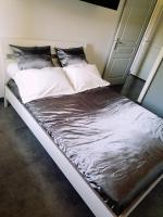 Cama ou camas em um quarto em Design Standing Apt in Aix