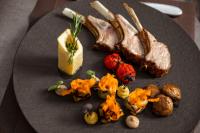 Jídlo v hotelu nebo okolí