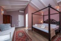 Posteľ alebo postele v izbe v ubytovaní Spacious holiday house / pool / jacuzzi / playground / 6+2