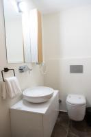 A bathroom at INN HOUSE LOFT SPA
