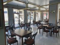 B&B HOTEL Gijón Centro Begoñaにあるレストランまたは飲食店