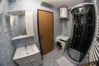 Kúpeľňa v ubytovaní Apartments Karina by El-Pi Tours