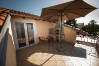 Balkón alebo terasa v ubytovaní Apartments Karina by El-Pi Tours