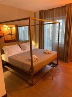 Posteľ alebo postele v izbe v ubytovaní 5-Rooms Apartment