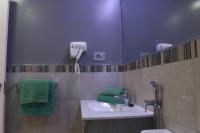 A bathroom at Farilaga Apartments
