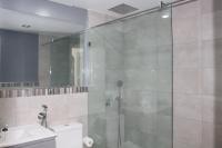 A bathroom at Farilaga Apartments