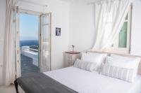 Posteľ alebo postele v izbe v ubytovaní Mando Pool Villas w Sea Views - Five Bedrooms