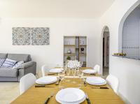 Posedenie v ubytovaní 2308- 2bedrooms apt with stunning sea view-terrace