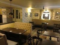 Khu vực ghế ngồi tại Holland Hotel