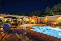 The swimming pool at or close to Villa Loaisa