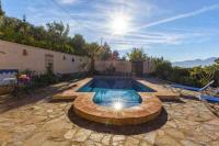 The swimming pool at or close to Villa Loaisa