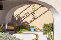 A garden outside Villa Loaisa