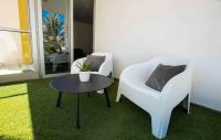 Posezení v ubytování Glabur Stays - The Amazing 1 BDR - Executive apt Nicosia Center Free Parking & WiFi