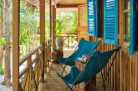 Ein Balkon oder eine Terrasse in der Unterkunft Sok San Beach Resort