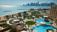 InterContinental Doha Beach & Spa by IHGの敷地内または近くにあるプール