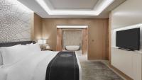 InterContinental Doha Beach & Spa by IHGにあるテレビまたはエンターテインメントセンター