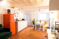 Kuchyňa alebo kuchynka v ubytovaní ORANGE Tuscany Flat
