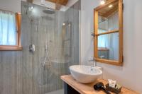 A bathroom at VILLAGGIO VAL MOLINI