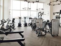 Grand Plaza Mövenpickにあるフィットネスセンターまたはフィットネス設備