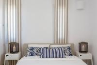 Posteľ alebo postele v izbe v ubytovaní Villa Del Sol Mykonos Junior Suite