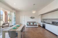 Kuchnia lub aneks kuchenny w obiekcie Prima dell'Elba Family Apartments