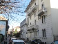 Budynek, w którym mieści się apartament