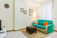 A seating area at Borgo Pinti Cozy Flat