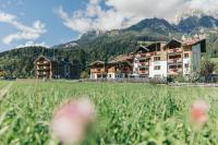 Nespecifikovaný výhled na hory nebo výhled na hory při pohledu z hotelu
