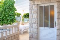 Patio alebo iná vonkajšia časť ubytovania Apartment Ružica